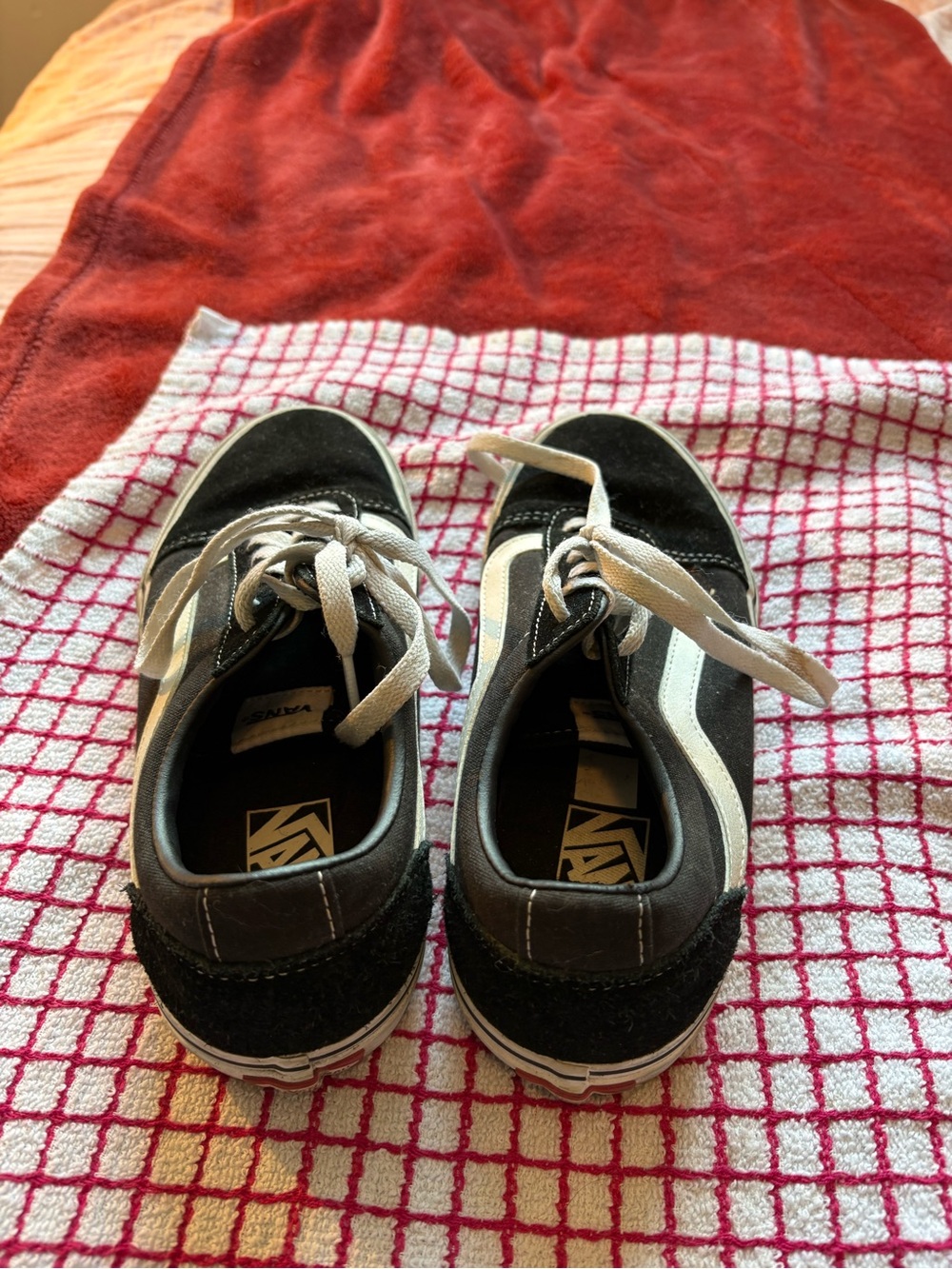 Vans - Picture 3 of 5